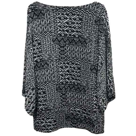 CATO WOMAN - BLOUSE IS A POPOVER WITH A BOLD RANDOM ABSTRACT FLARE.  - B10 - Picture 5 of 10